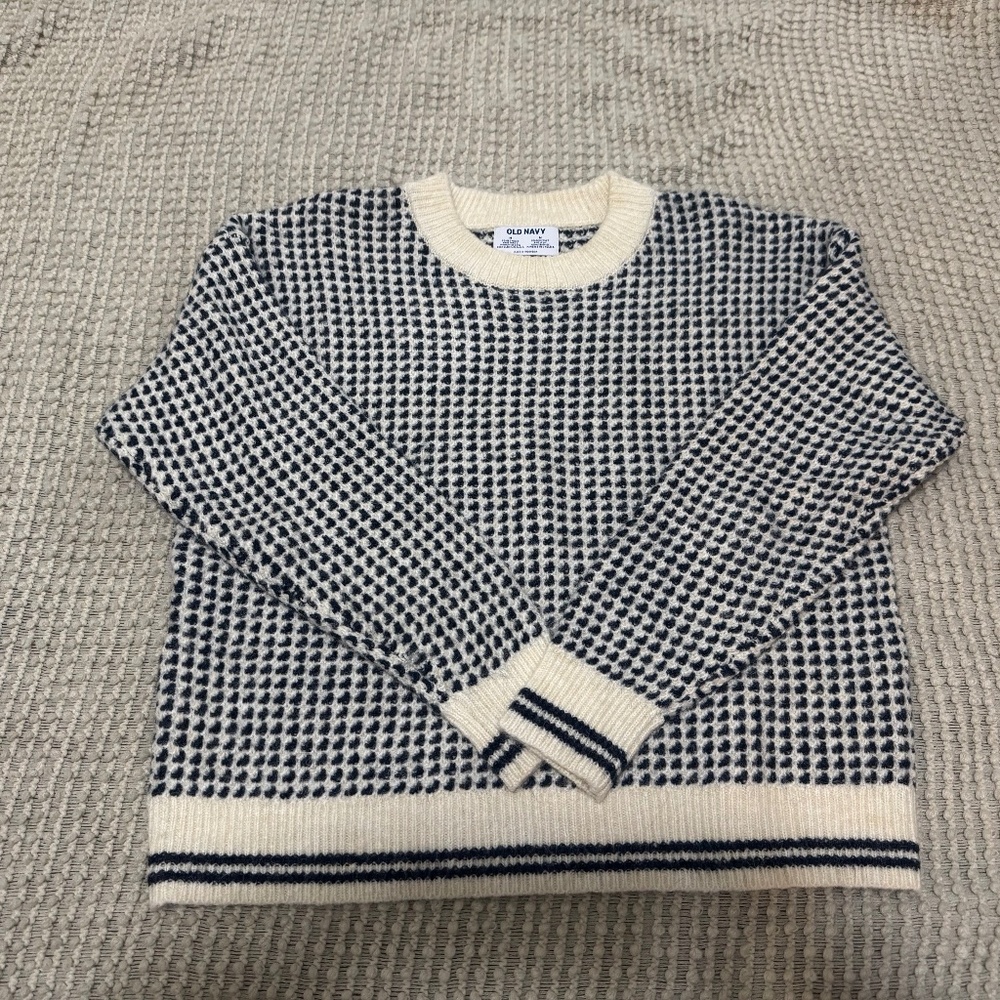Women’s Old Navy Cozy Patterned Sweater Size M